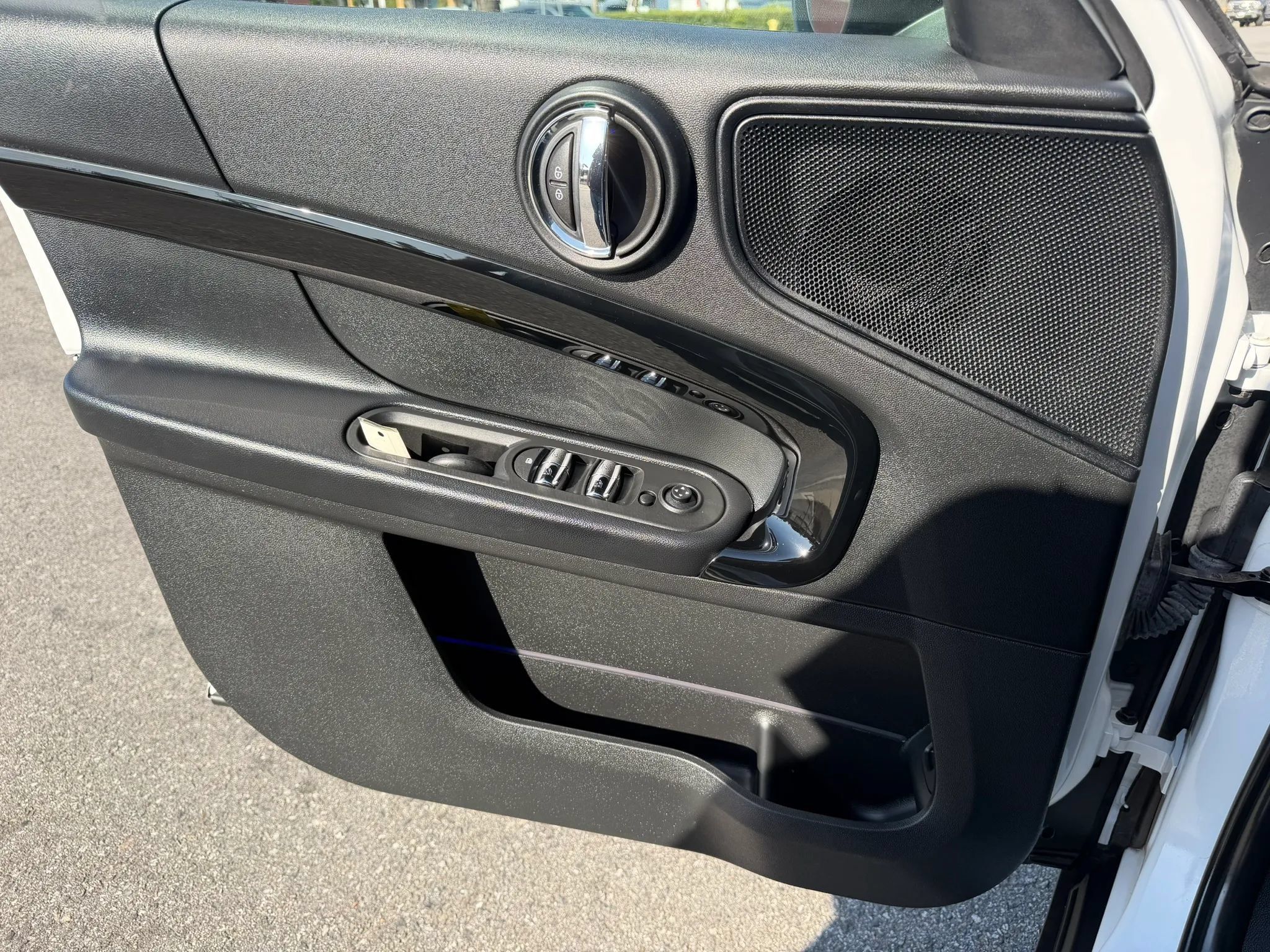 Used 2019 MINI Cooper Countryman S w/ Storage Package FWD image 11