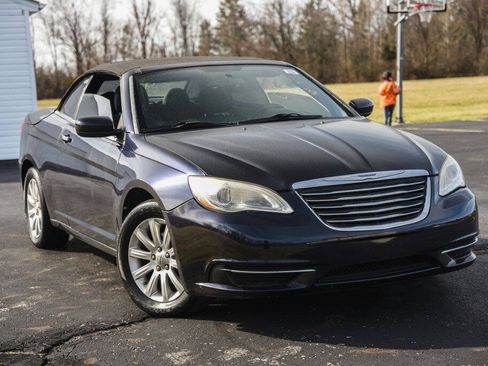 Used 2012 Chrysler 200 Touring FWD image 21