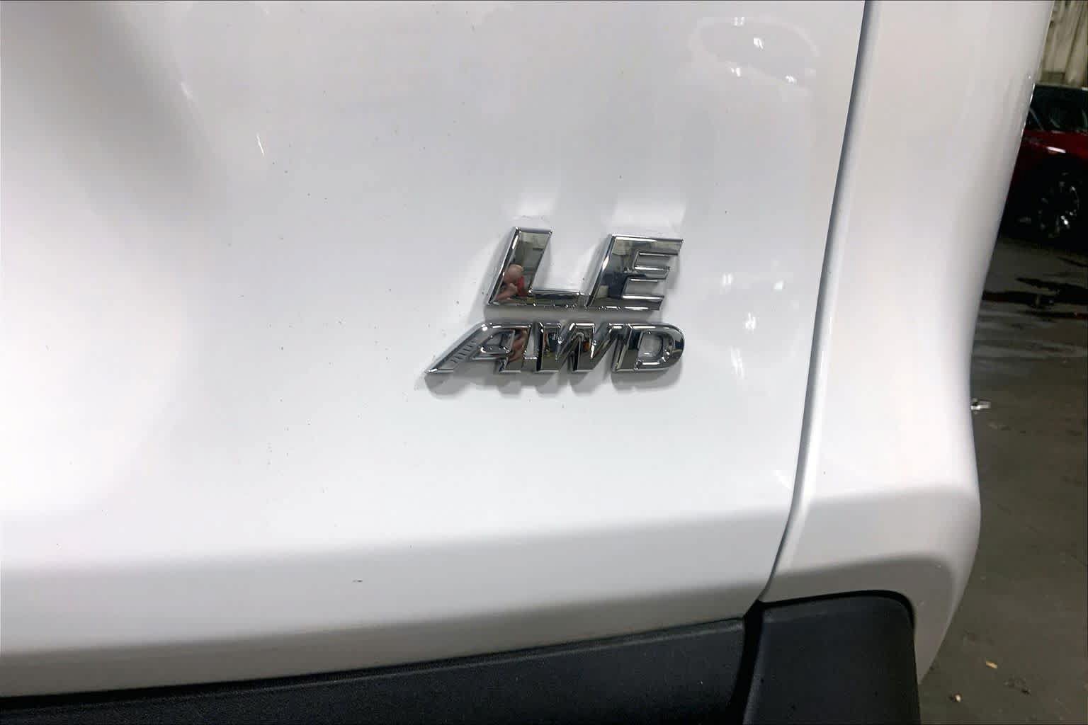 Used 2020 Toyota RAV4 LE w/ All Weather Liner Package AWD/4WD image 10