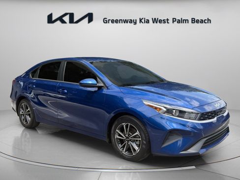 Certified 2024 Kia Forte LXS FWD image 1