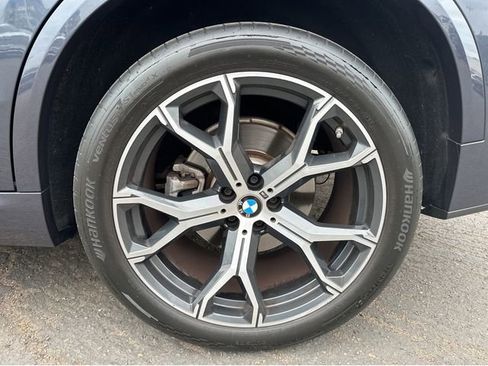 Used 2022 BMW X5 sDrive40i w/ M Sport Package RWD image 4