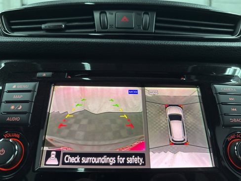 Used 2018 Nissan Rogue SV w/ Premium Package image 28