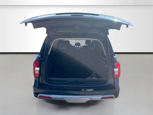 Used 2024 Ford Expedition Max XLT image 26