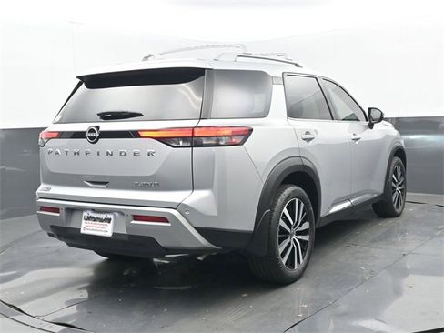Used 2024 Nissan Pathfinder Platinum w/ Cargo Package image 23