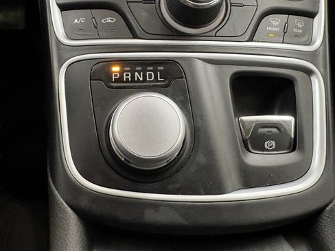 Used 2015 Chrysler 200 Limited w/ Convenience Group image 18