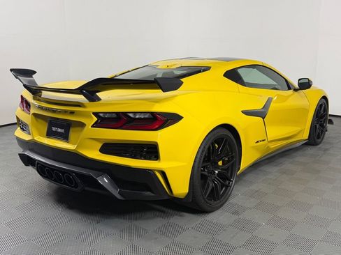 Used 2025 Chevrolet Corvette Z06 w/ Z07 Performance Package image 7