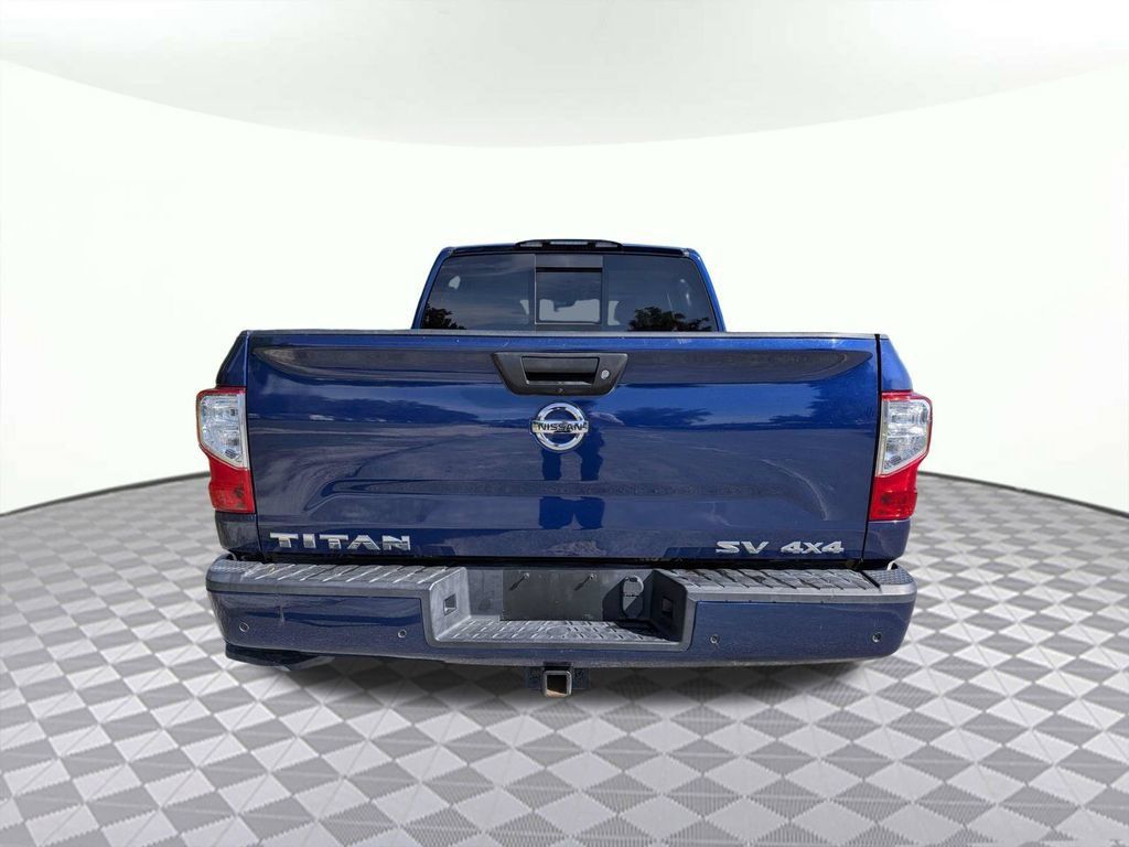Used 2021 Nissan Titan SV w/ SV Convenience Package AWD/4WD image 4