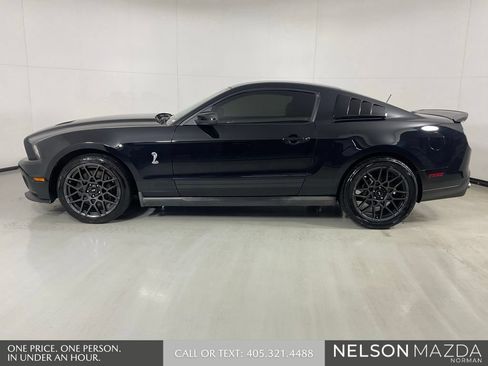 Used 2010 Ford Mustang Shelby GT500 RWD image 8