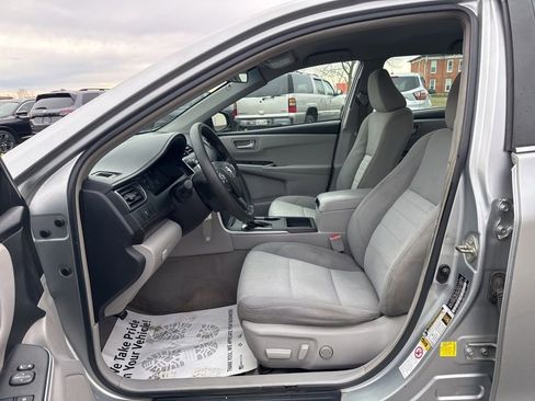 Used 2015 Toyota Camry LE image 24