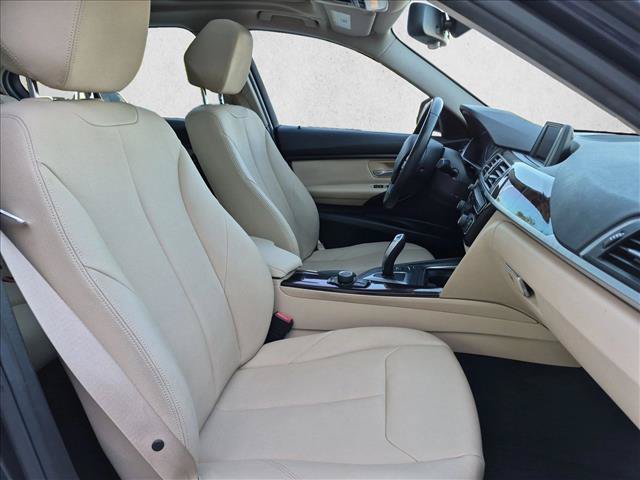 Used 2017 BMW 320i Sedan RWD image 19