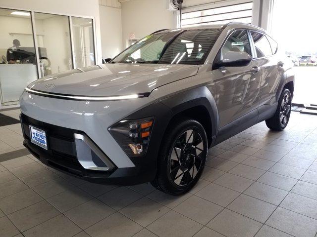 Used 2024 Hyundai Kona SEL AWD/4WD image 2