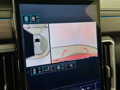 Used 2025 GMC Acadia Denali w/ Super Cruise Package image 23