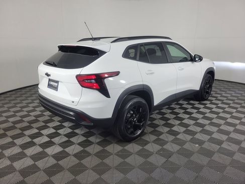 New 2026 Chevrolet Trax LT w/ Midnight Edition image 4