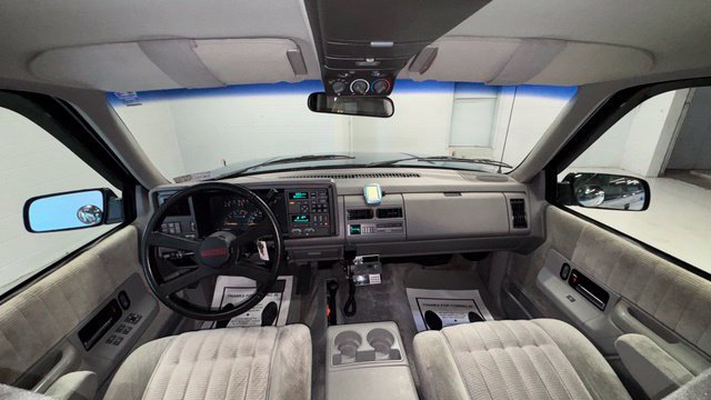 Used 1993 Chevrolet Suburban 4WD image 18