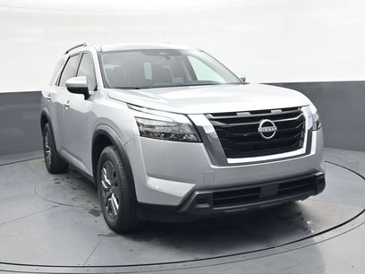 Used 2025 Nissan Pathfinder SV