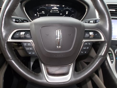 Used 2020 Lincoln Nautilus Reserve w/ Cargo Utility Package AWD/4WD image 21