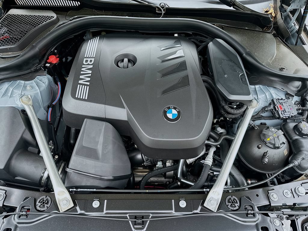Used 2026 BMW 530i w/ M Sport Package RWD image 32