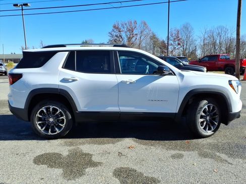 Used 2026 GMC Terrain Elevation w/ Elevation Premium Package image 3