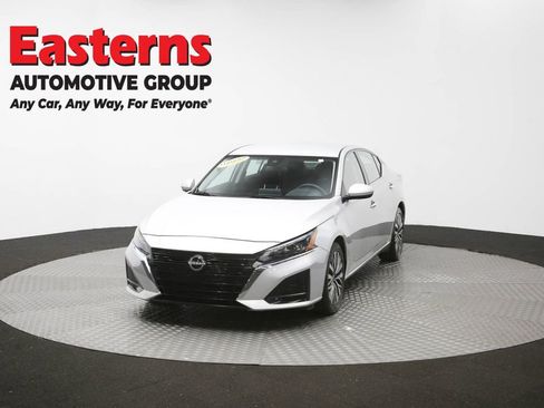 Used 2023 Nissan Altima 2.5 SV FWD image 54