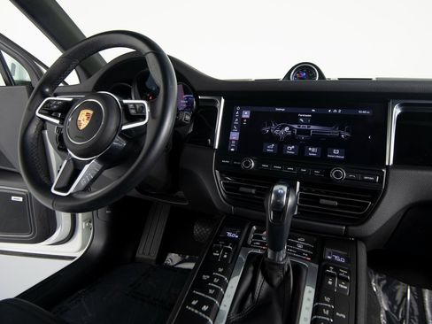 Certified 2020 Porsche Macan image 26