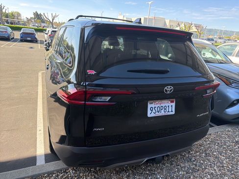 Certified 2025 Toyota Grand Highlander Platinum image 5