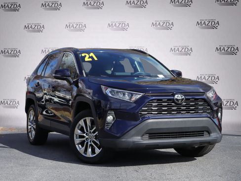 Used 2021 Toyota RAV4 XLE Premium image 2