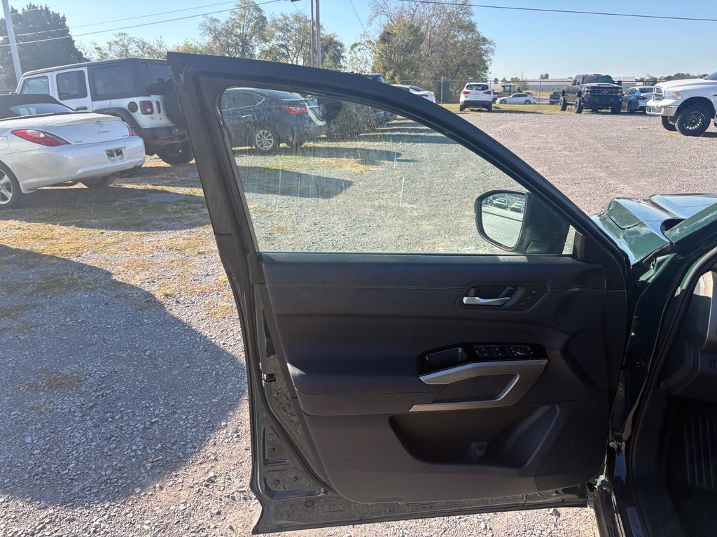 Used 2025 Nissan Pathfinder Platinum w/ Cargo Package FWD image 19