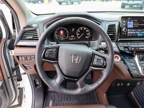 Used 2025 Honda Odyssey Elite image 38