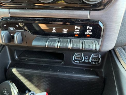 Used 2022 RAM 1500 Limited AWD/4WD image 46