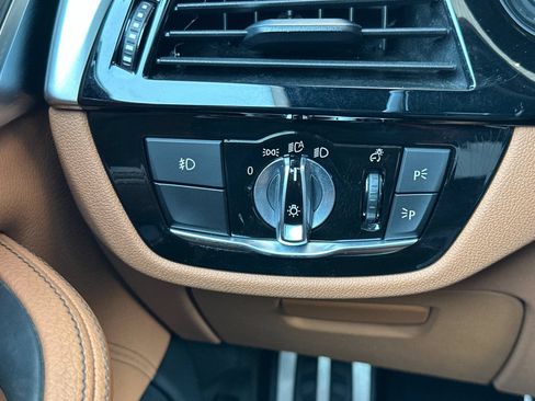 Used 2018 BMW 530e RWD image 31