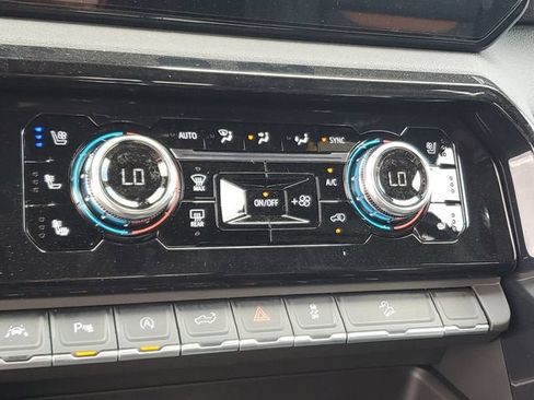 New 2026 GMC Sierra 1500 AT4 w/ AT4 Premium Package AWD/4WD image 24