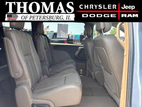 Used 2013 Chrysler Town & Country Touring FWD image 26