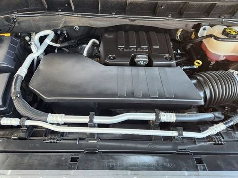 Used 2023 Chevrolet Silverado 1500 Custom AWD/4WD image 33