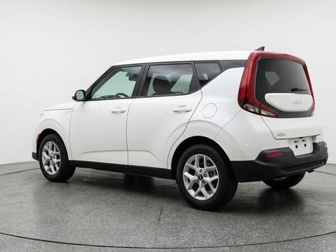 Used 2025 Kia Soul LX w/ LX Technology Package image 6