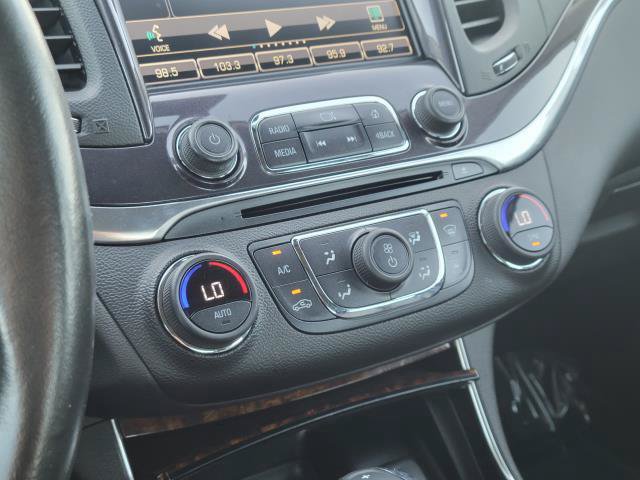 Used 2015 Chevrolet Impala LT w/ Convenience Package FWD image 23