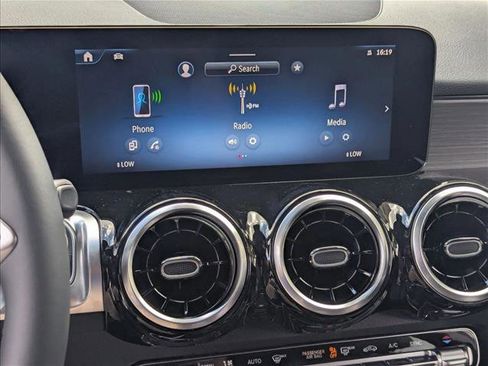 Used 2026 Mercedes-Benz GLB 250 image 11