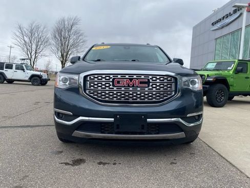 Used 2019 GMC Acadia Denali w/ Technology Package AWD/4WD image 2