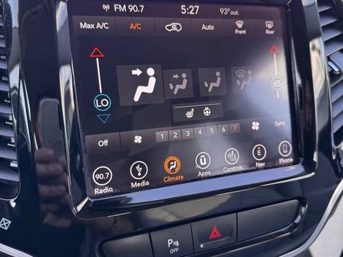Used 2019 Jeep Cherokee Limited FWD image 18