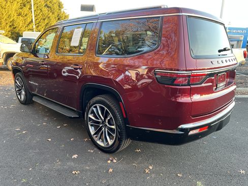 Used 2024 Jeep Wagoneer Series II w/ Premium Group I image 9