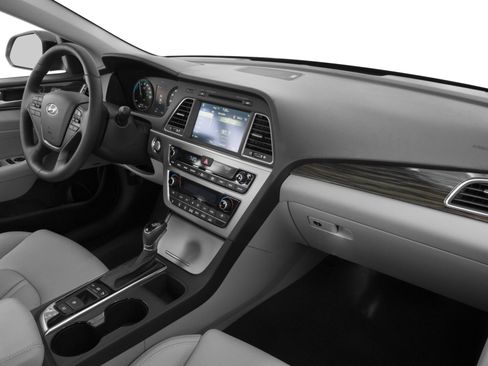 Used 2016 Hyundai Sonata Plug-In Hybrid FWD image 13
