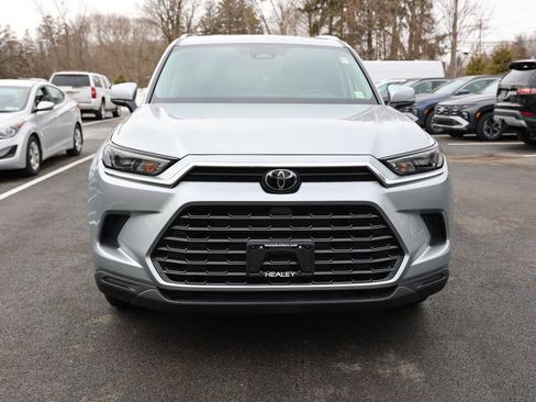 Used 2025 Toyota Grand Highlander AWD image 2