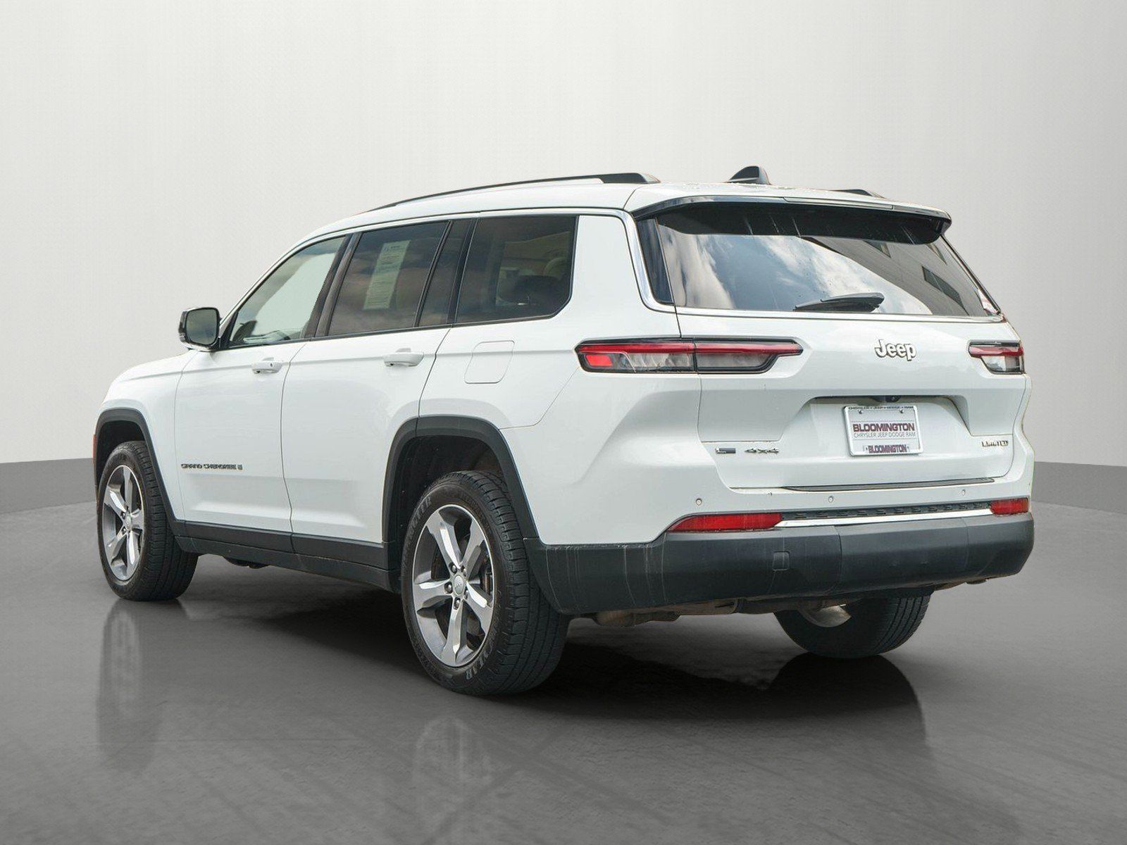 Used 2022 Jeep Grand Cherokee L Limited AWD/4WD image 5