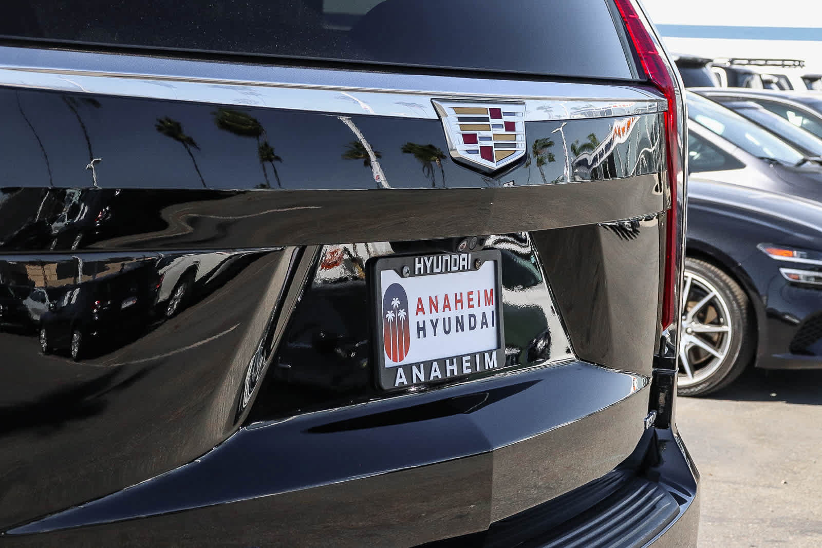Used 2023 Cadillac Escalade ESV Premium Luxury Platinum AWD/4WD image 12