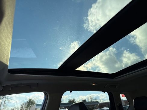 Certified 2021 Nissan Rogue SV w/ Premium Package image 33