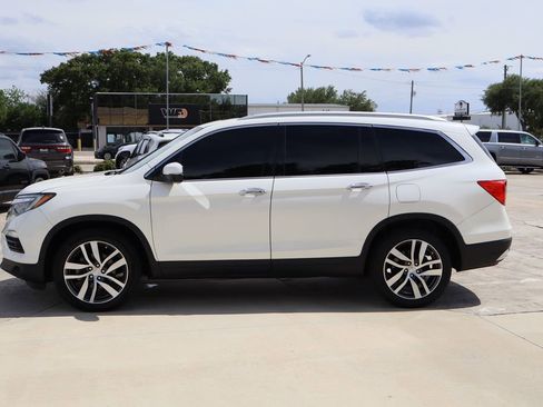 Used 2018 Honda Pilot Touring image 6