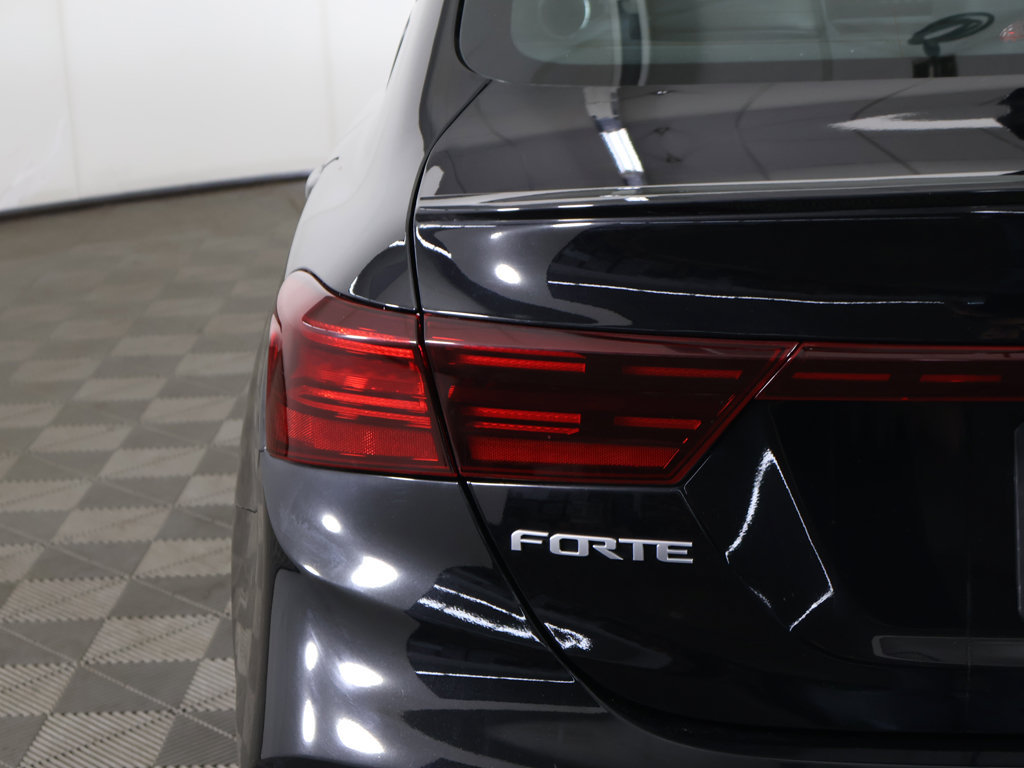 Used 2022 Kia Forte GT-Line w/ GT-Line Premium Package FWD image 16
