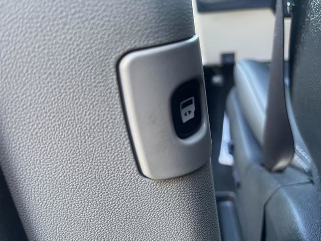 Used 2016 Dodge Grand Caravan FWD image 16
