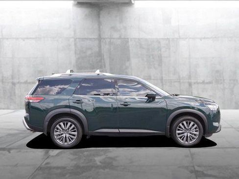 Used 2025 Nissan Pathfinder SL w/ SL Premium Package FWD image 5