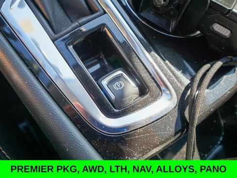 Used 2023 Chevrolet Equinox Premier image 31