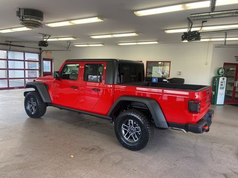 New 2026 Jeep Gladiator Mojave image 8